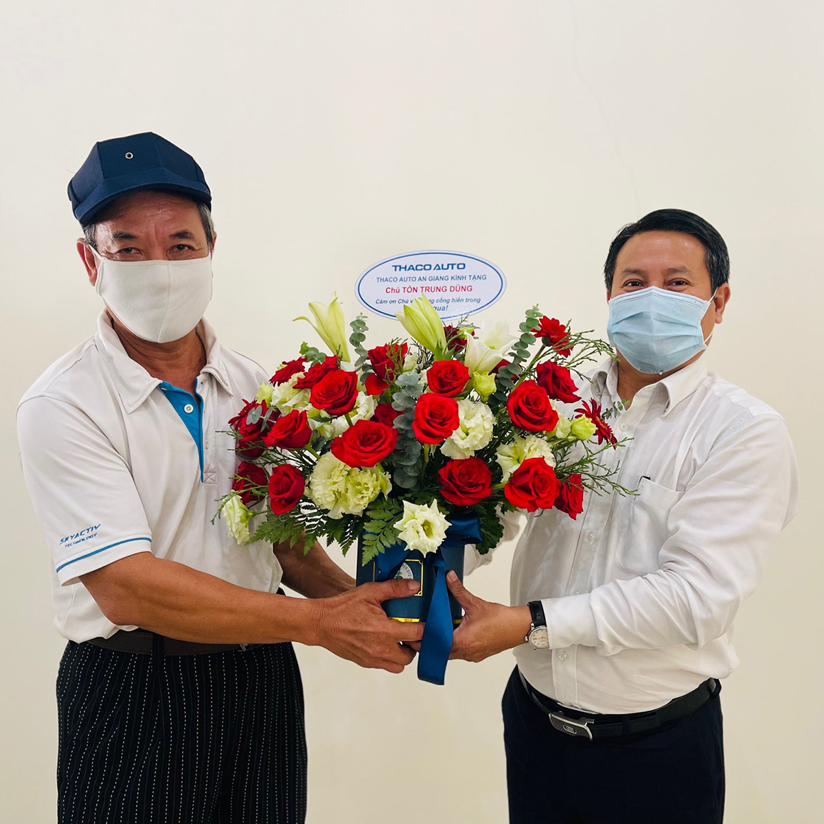 Chú bảo vệ đi làm 120km mỗi ngày