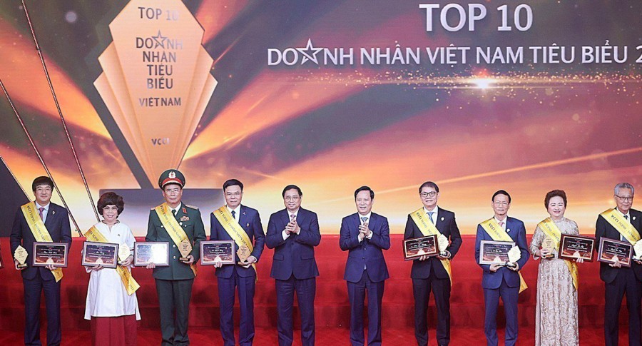 CT HĐQT THACO Trần Bá Dương được vinh danh Top 10 Doanh nhân Việt Nam